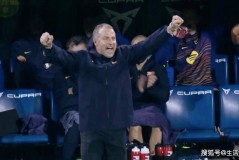 太邋遢！巴萨苦不堪言，西甲大战：费兰轰2球，拉什福德染红