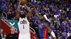 哈登30分6失误米切尔加时7分 CC39+9骑士加时胜活塞3-2