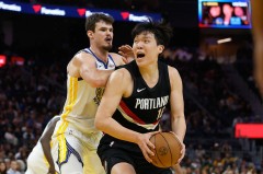 季前赛-杨翰森首秀4+4+1+6犯离场 开拓者负勇士