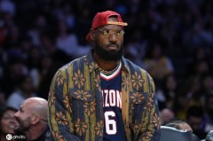 记者：詹姆斯康复进展顺利 目标是11月中旬回归赛场