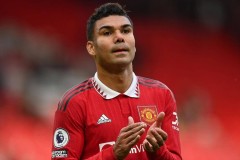 卡塞米罗的“降薪续约”：曼联豪赌的理性回归，还是战术革新的妥协？