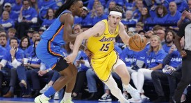 灾难级表现！里夫斯16中3 或损失千万美元大合同