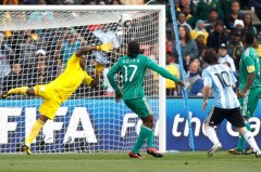 梅西爆发VS斯内德完美一年：2010金球奖到底奖错了吗？为何争议大