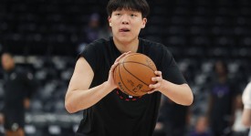 杨瀚森2分0板2犯霍乐迪27+8 开拓者险胜爵士