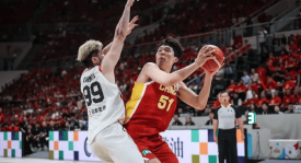 国家队俱乐部双线受挫 杨瀚森职业生涯进入至暗时刻？